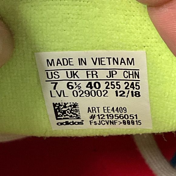 ADIDAS ORIGINALS MEN'S YUNG-96 LOW TEXTILE SHOE EE4407 YELLOW/GREEN/RED SIZE 7 - Picture 9 of 9